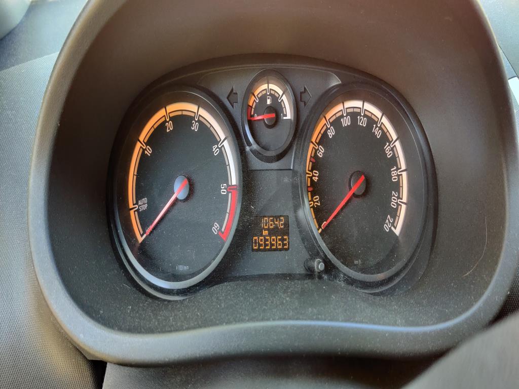 Hochwertiges Laborequipment der städtischen Wasserversorgung-11