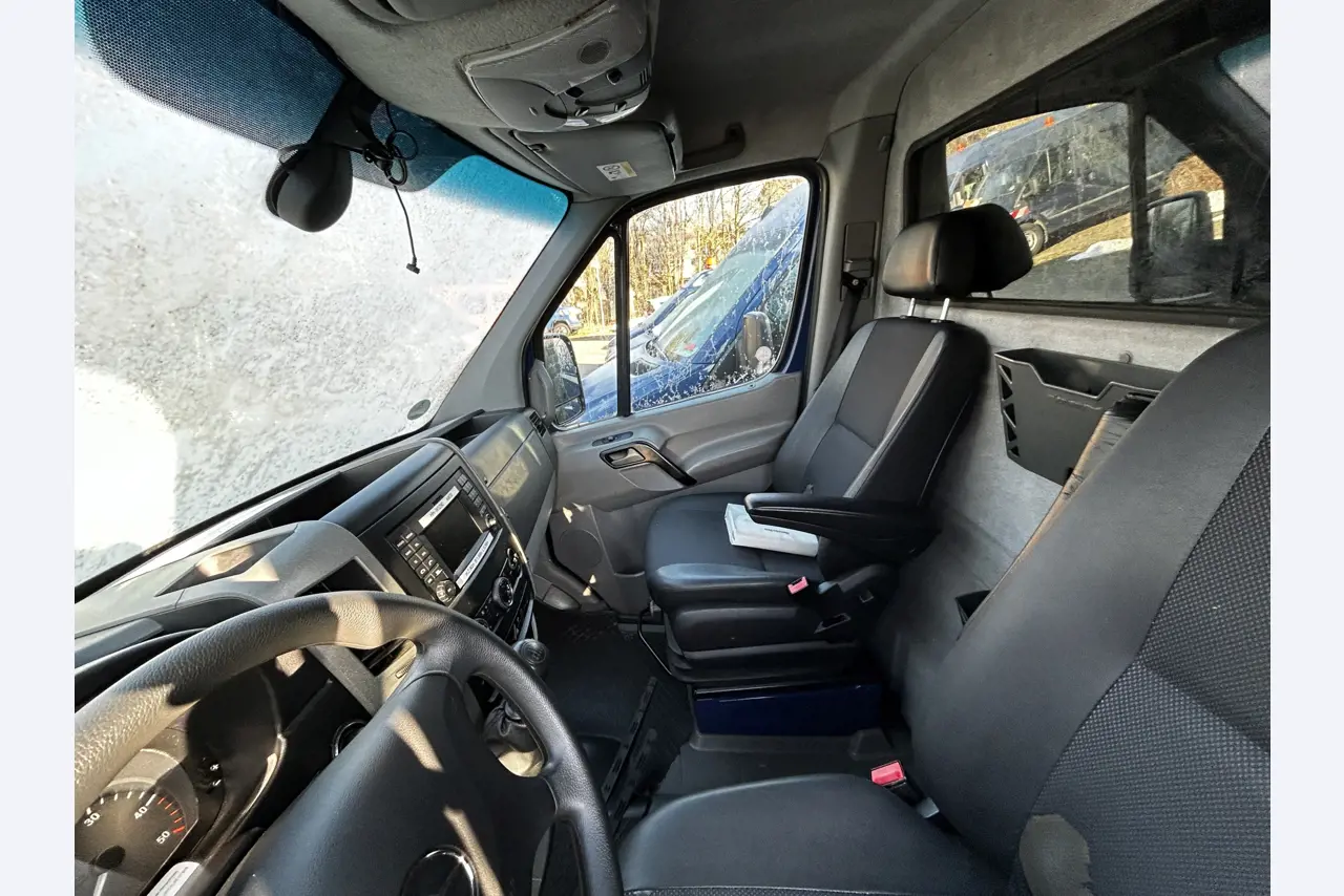 Various municipal vehicles, workshop vehicles and cars-13