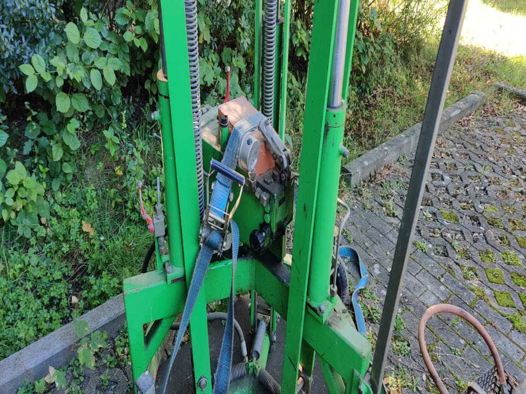 Hochwertiges Laborequipment der städtischen Wasserversorgung-3