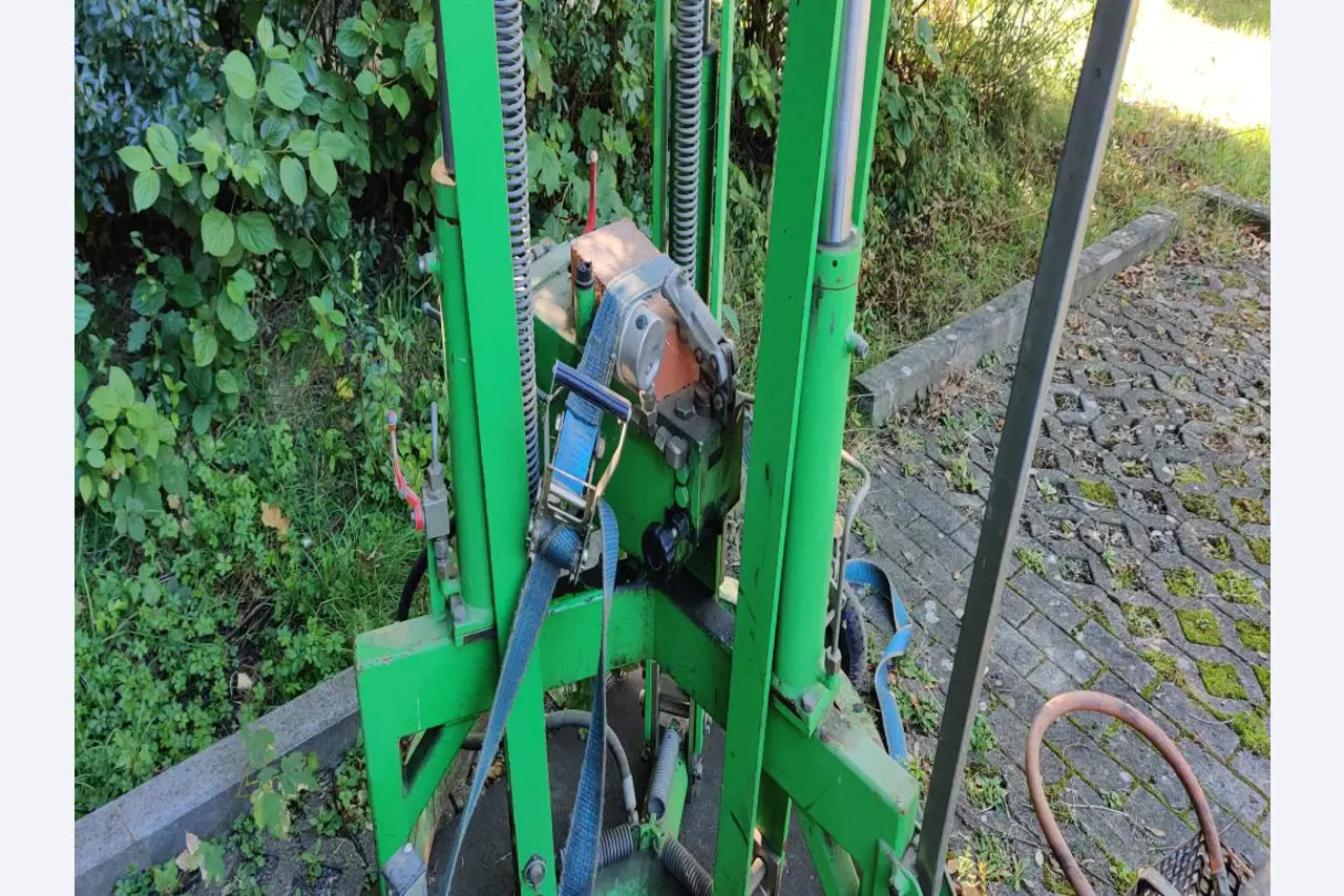 Hochwertiges Laborequipment der städtischen Wasserversorgung-3