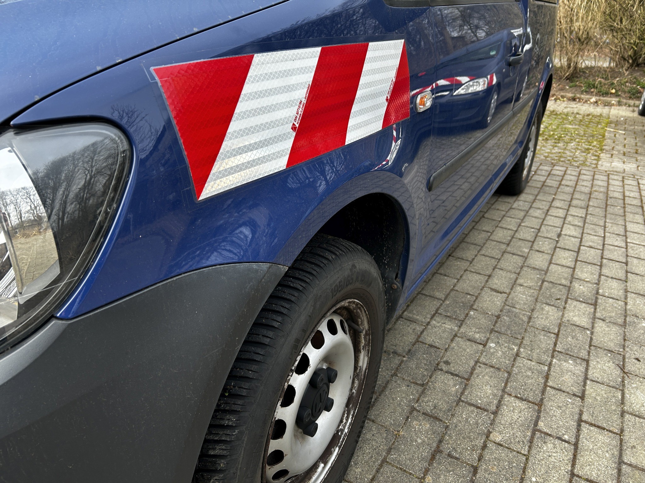 Dobro vzdrževana laboratorijska oprema iz državnih zalog
-12