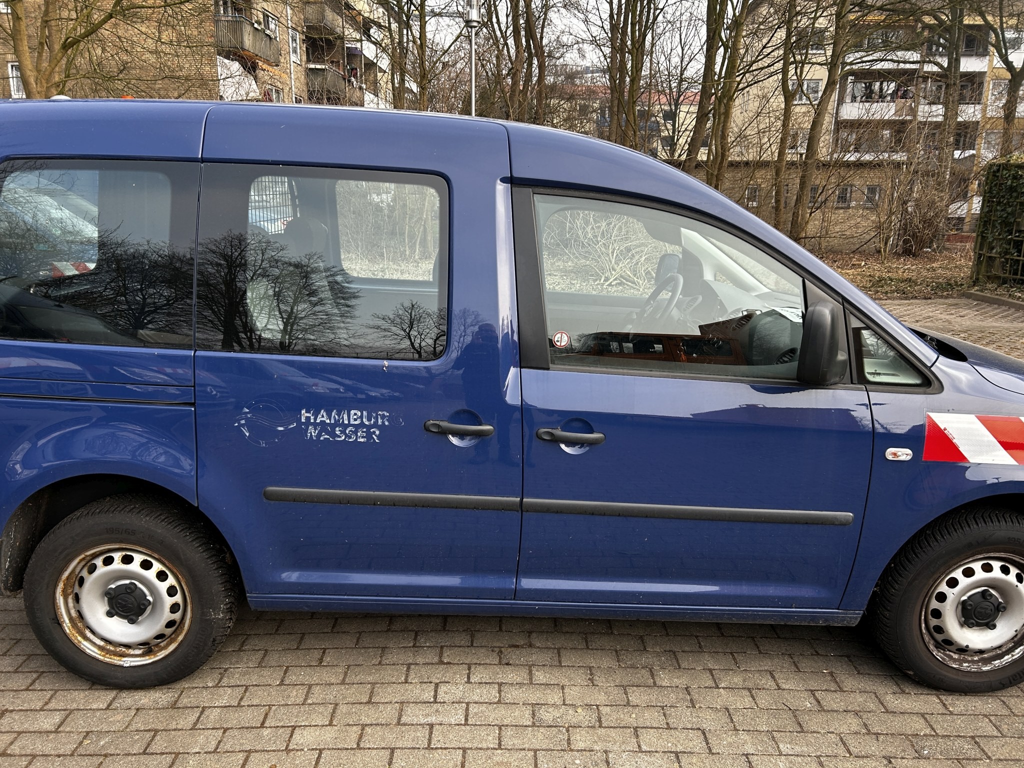 Dobro vzdrževana laboratorijska oprema iz državnih zalog
-5