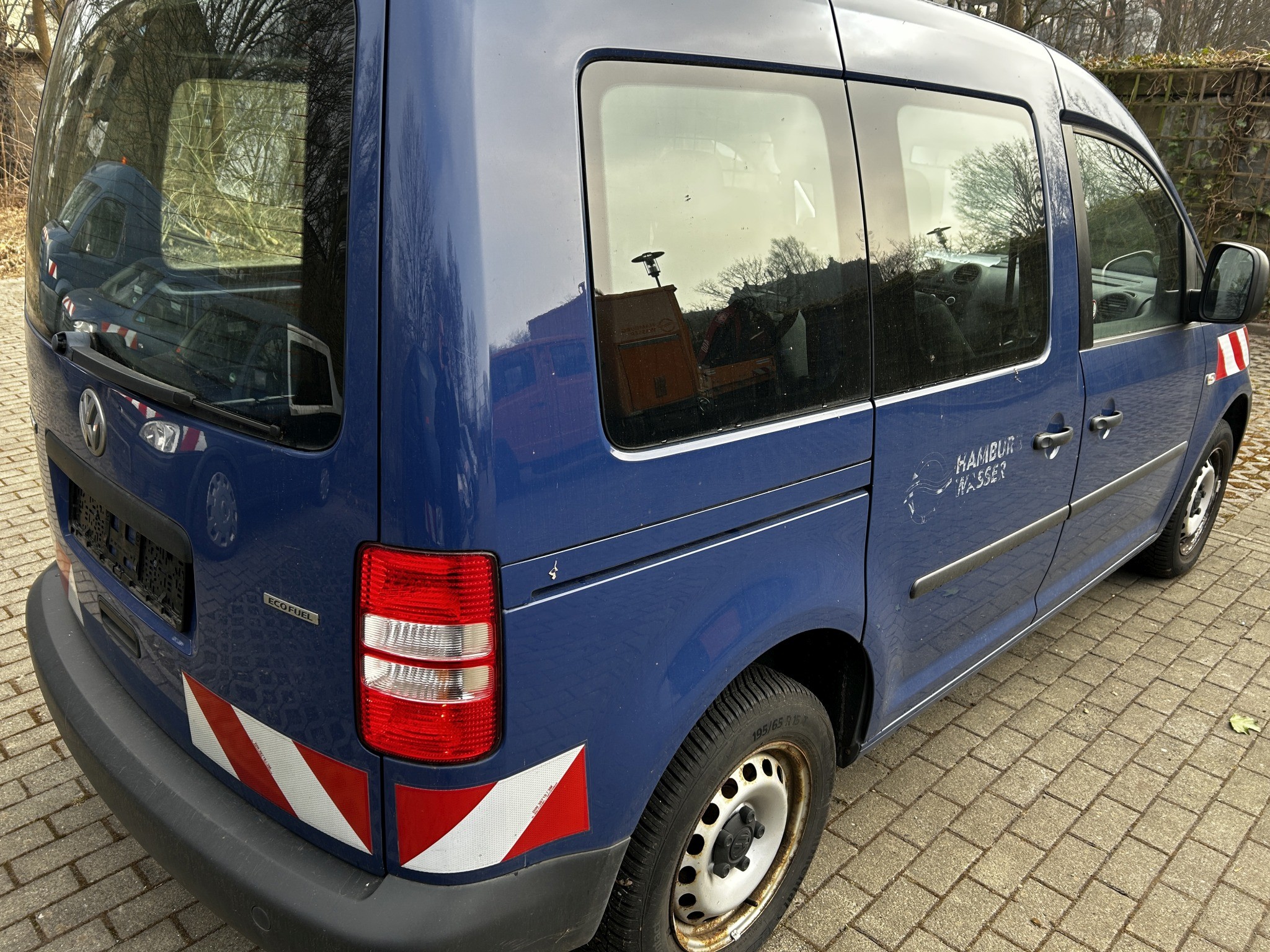 Dobro vzdrževana laboratorijska oprema iz državnih zalog
-6