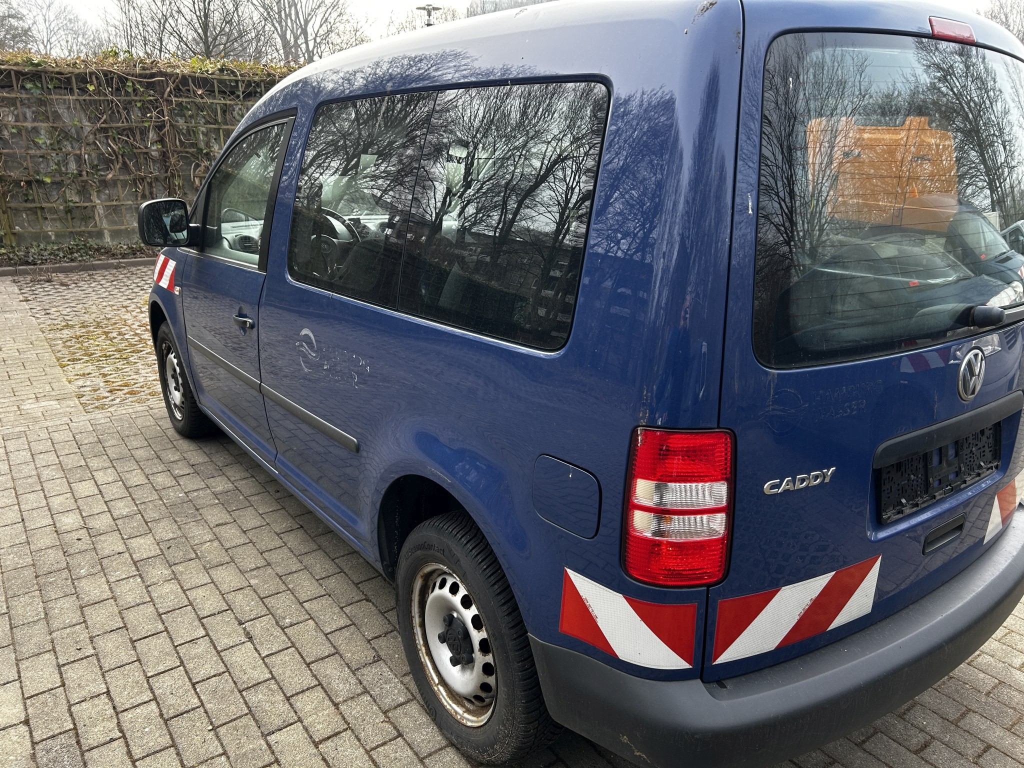 Dobro vzdrževana laboratorijska oprema iz državnih zalog
-9