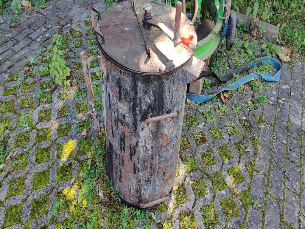 Hochwertiges Laborequipment der städtischen Wasserversorgung-1