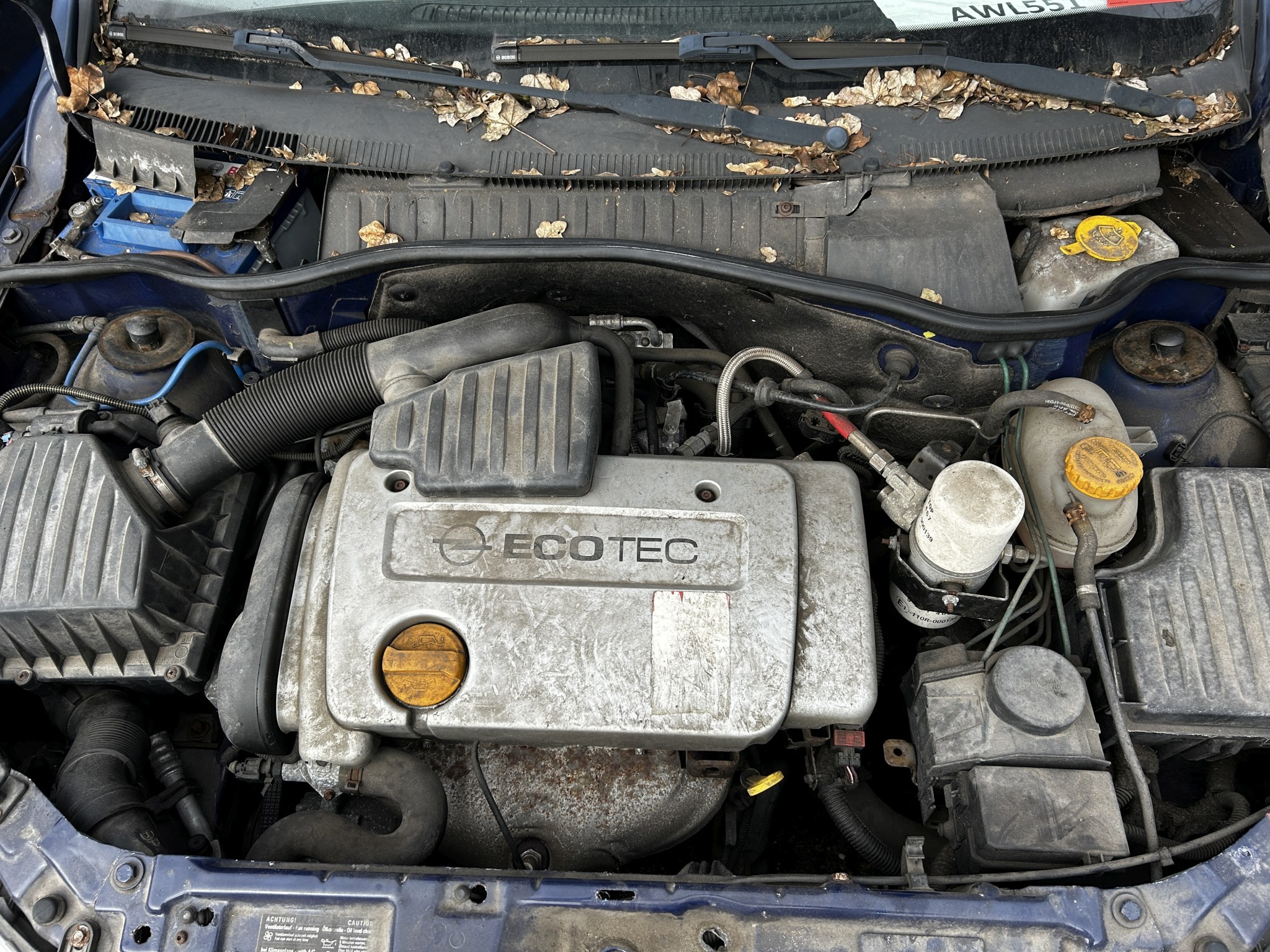 Material de laboratório em bom estado de conservação proveniente das existências públicas
-15