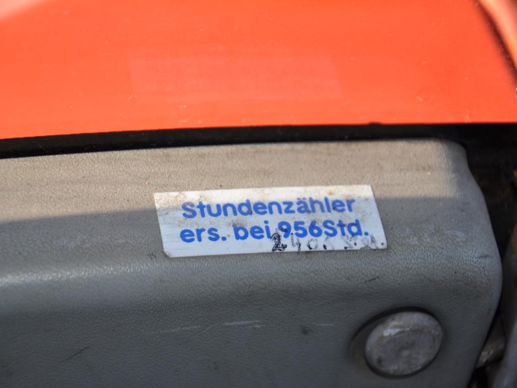 Material de laboratório em bom estado de conservação proveniente das existências públicas
-18