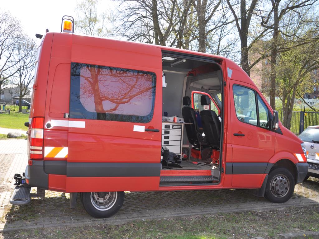 Dobrze utrzymane pojazdy komunalne, komunalne i innych władz publicznych-1