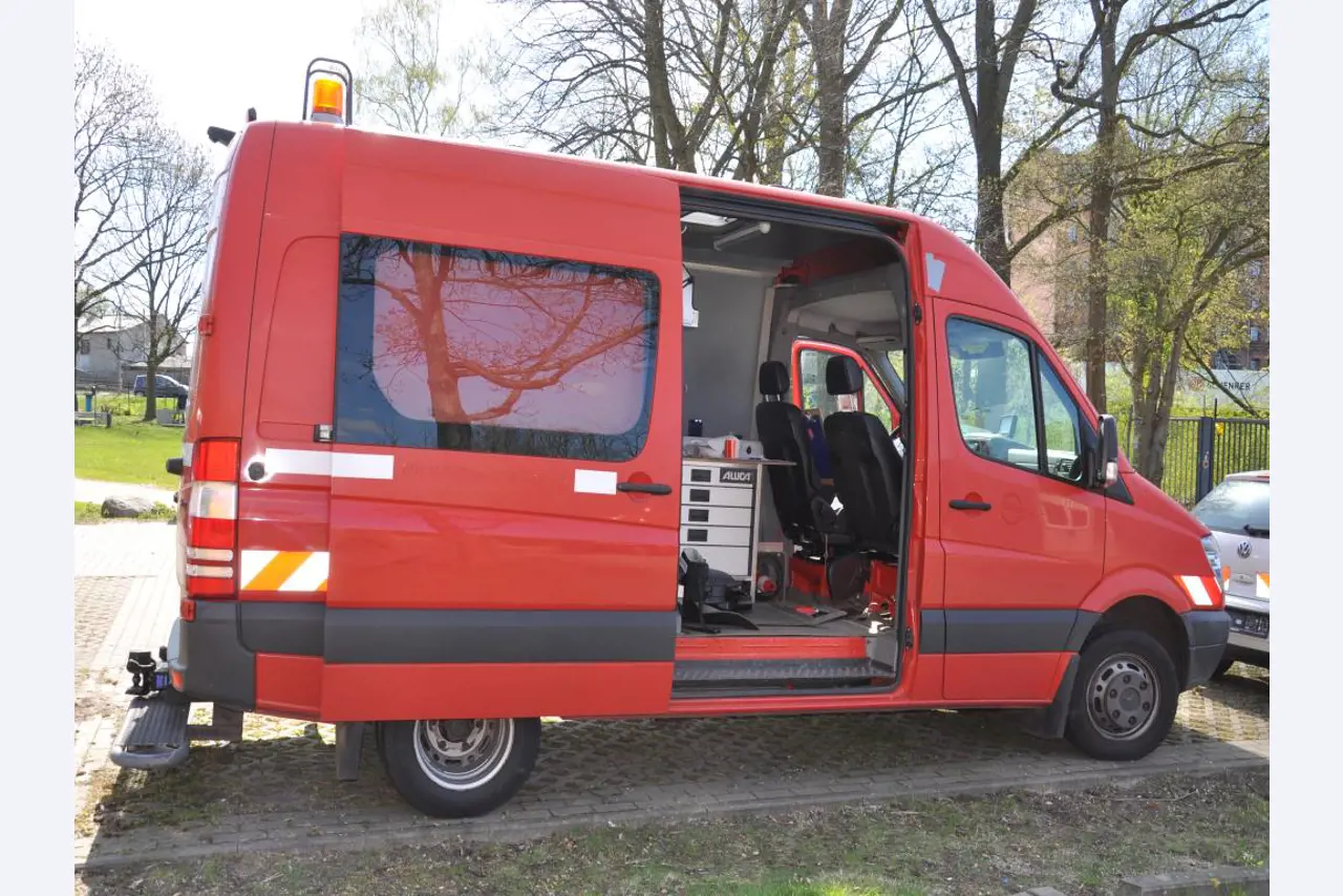 Dobrze utrzymane pojazdy komunalne, komunalne i innych władz publicznych-1