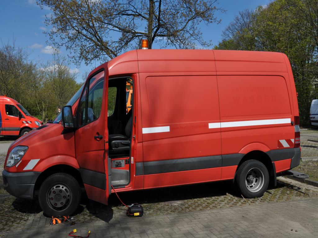 Dobrze utrzymane pojazdy komunalne, komunalne i innych władz publicznych-16