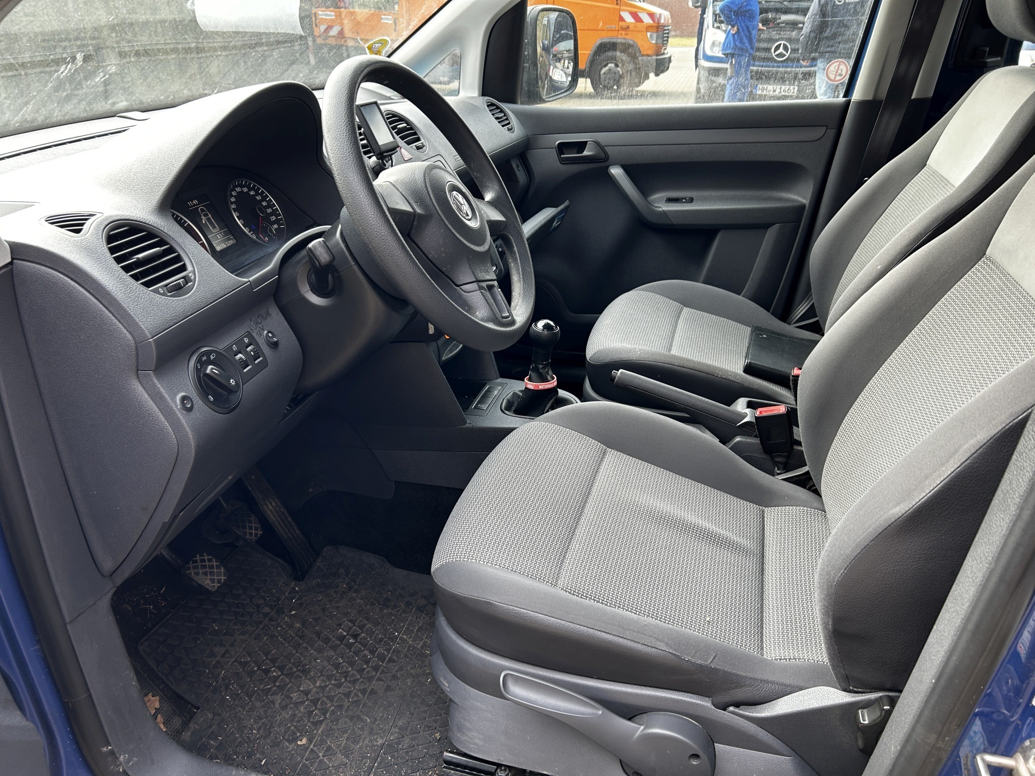 Dobro vzdrževana laboratorijska oprema iz državnih zalog
-13