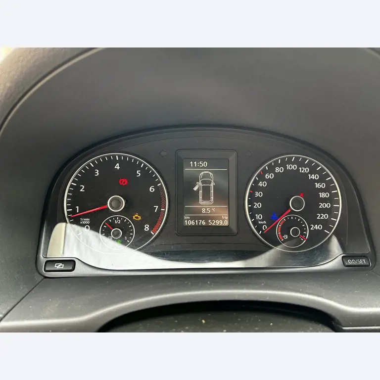Diverse gemeentelijke voertuigen, werkplaatsvoertuigen, auto´s en apparatuur-14