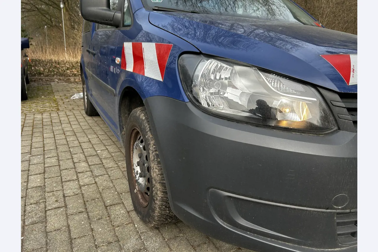 Dobrze utrzymane pojazdy komunalne, komunalne i innych władz publicznych-1