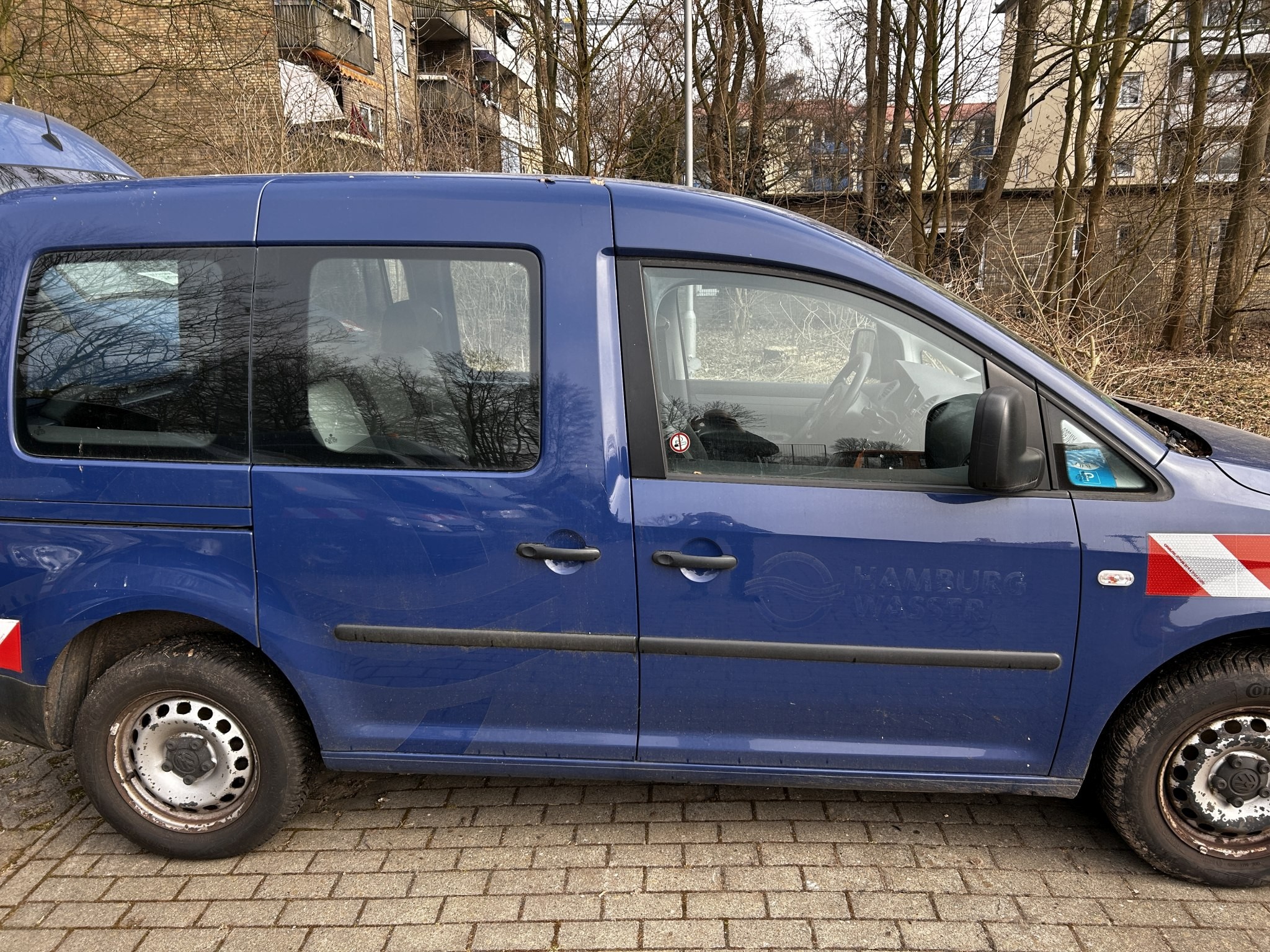 Dobro vzdrževana laboratorijska oprema iz državnih zalog
-6