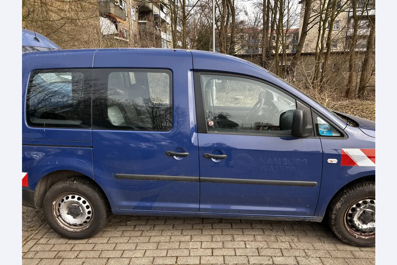 Diverse gemeentelijke voertuigen, werkplaatsvoertuigen, auto´s en apparatuur-5