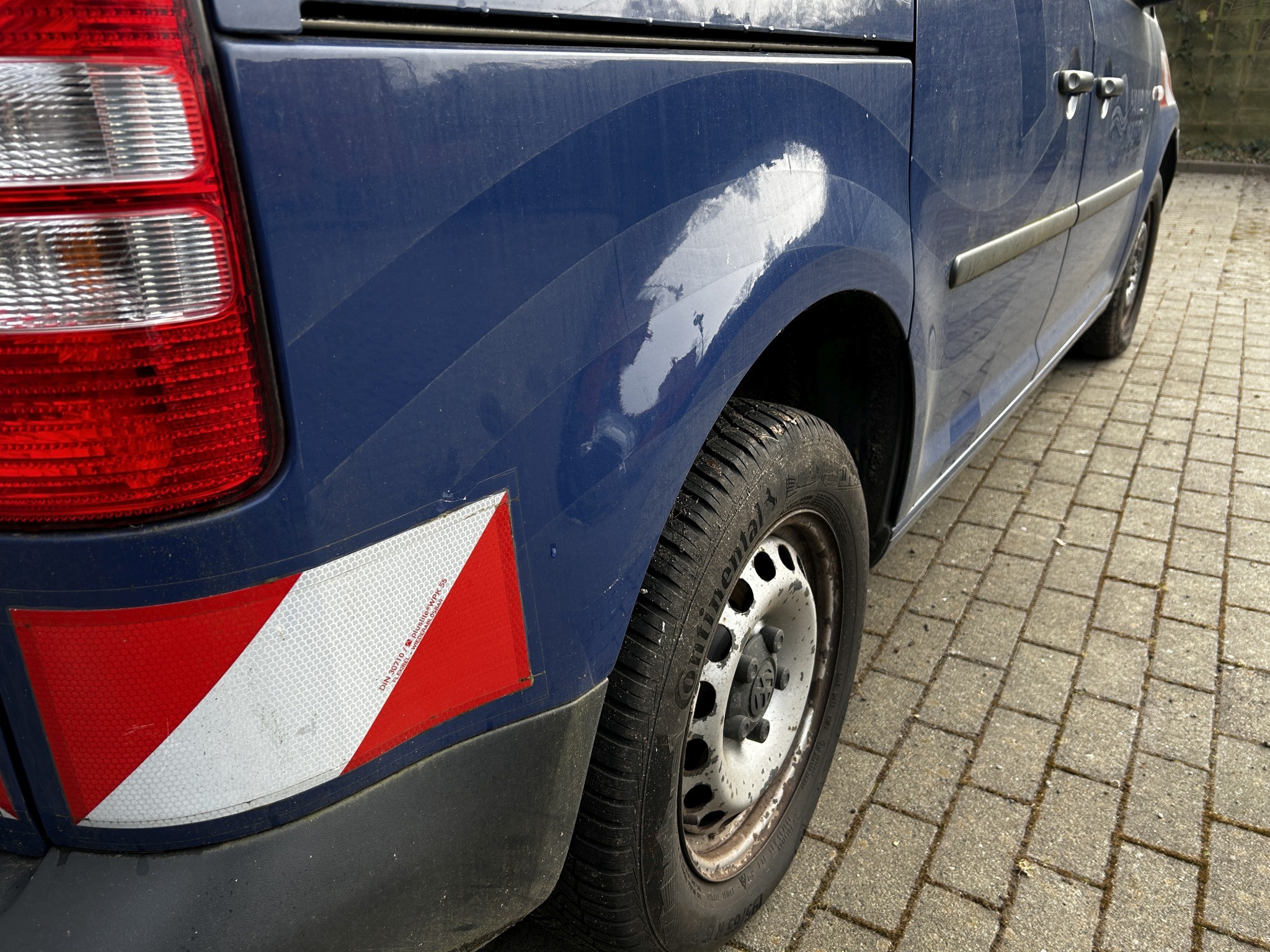 Dobro vzdrževana laboratorijska oprema iz državnih zalog
-7