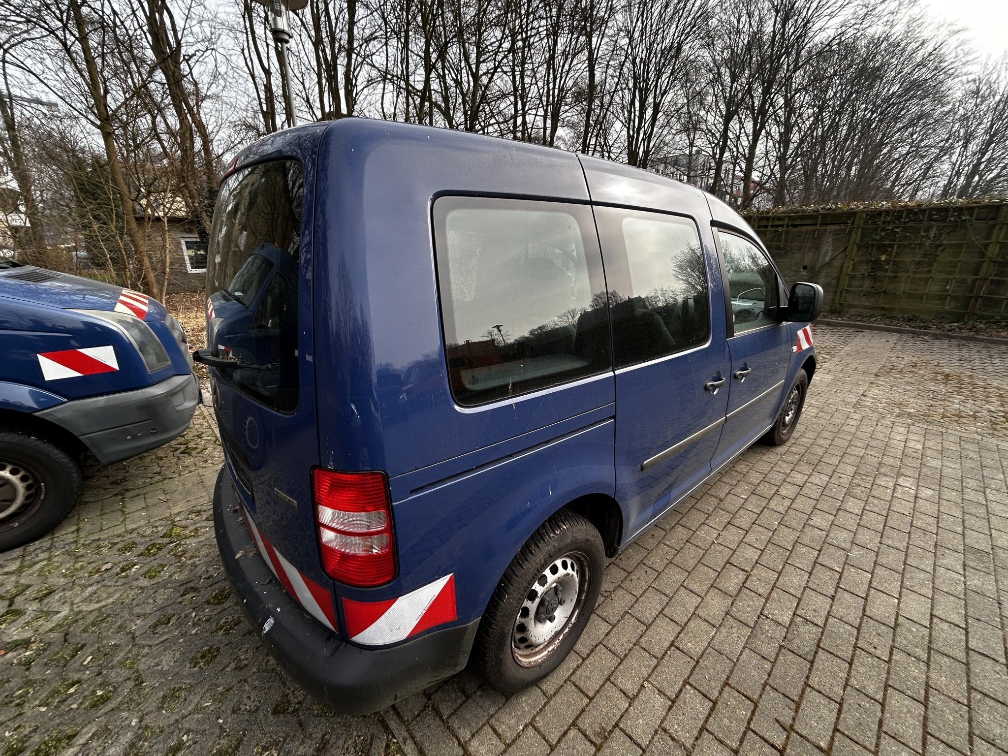 Dobro vzdrževana laboratorijska oprema iz državnih zalog
-8