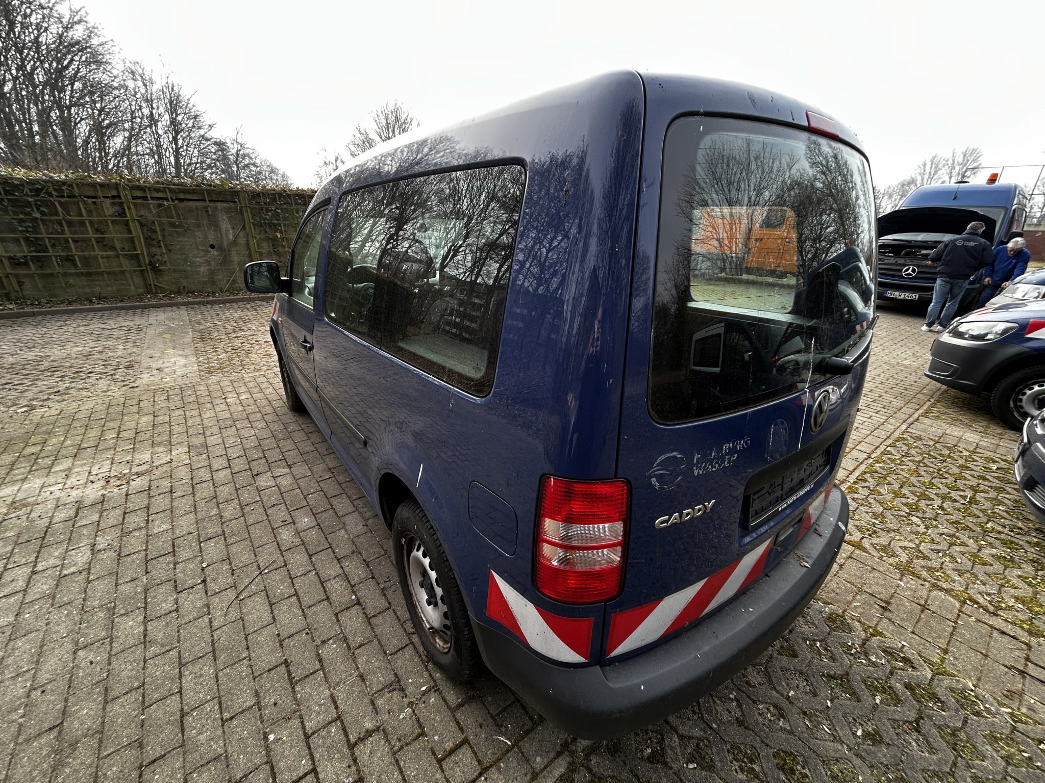 Dobro vzdrževana laboratorijska oprema iz državnih zalog
-9