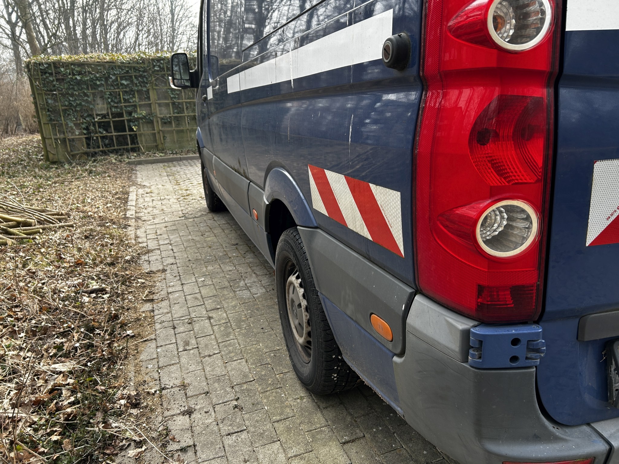 Dobro vzdrževana laboratorijska oprema iz državnih zalog
-10