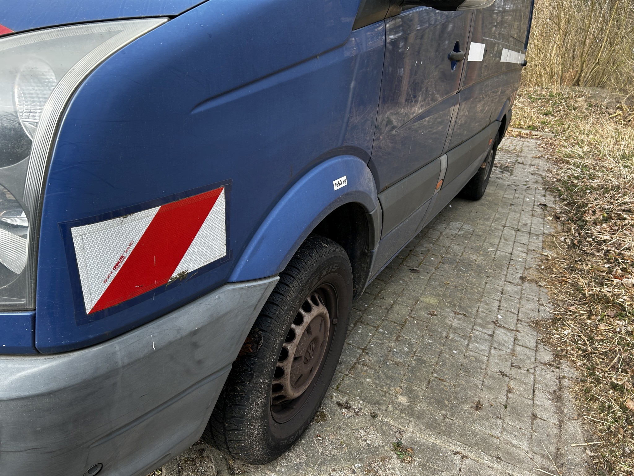 Dobro vzdrževana laboratorijska oprema iz državnih zalog
-12