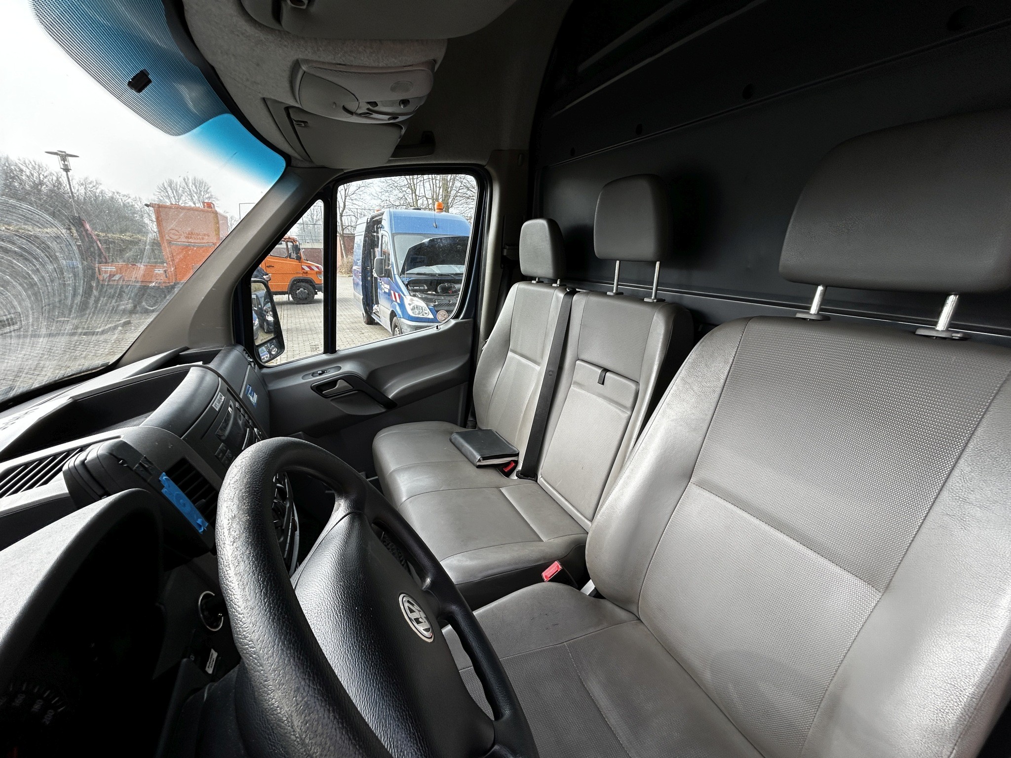 Dobro vzdrževana laboratorijska oprema iz državnih zalog
-15