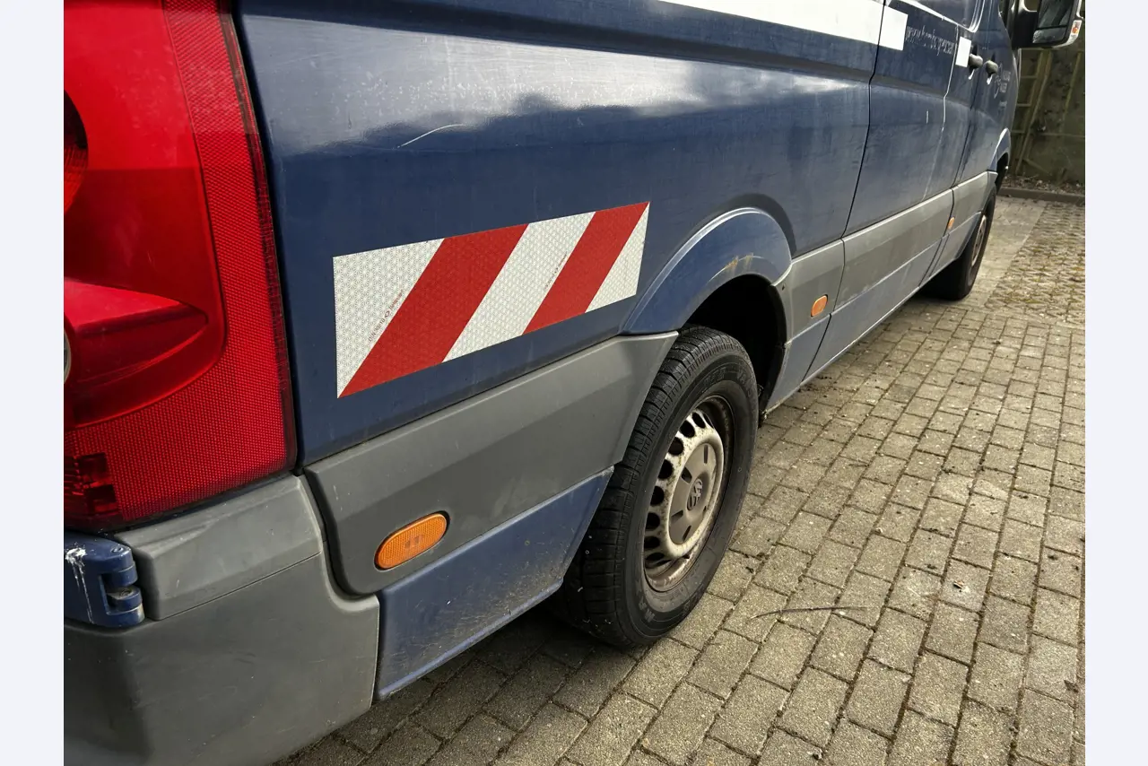 Diversos veículos municipais, veículos-oficina e automóveis-4
