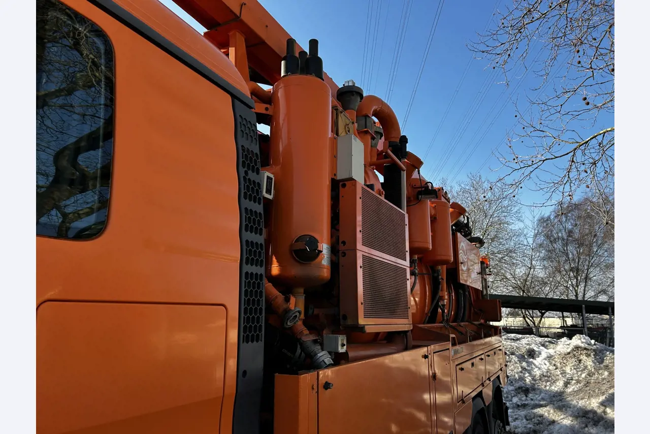 Various municipal vehicles, workshop vehicles and cars-28