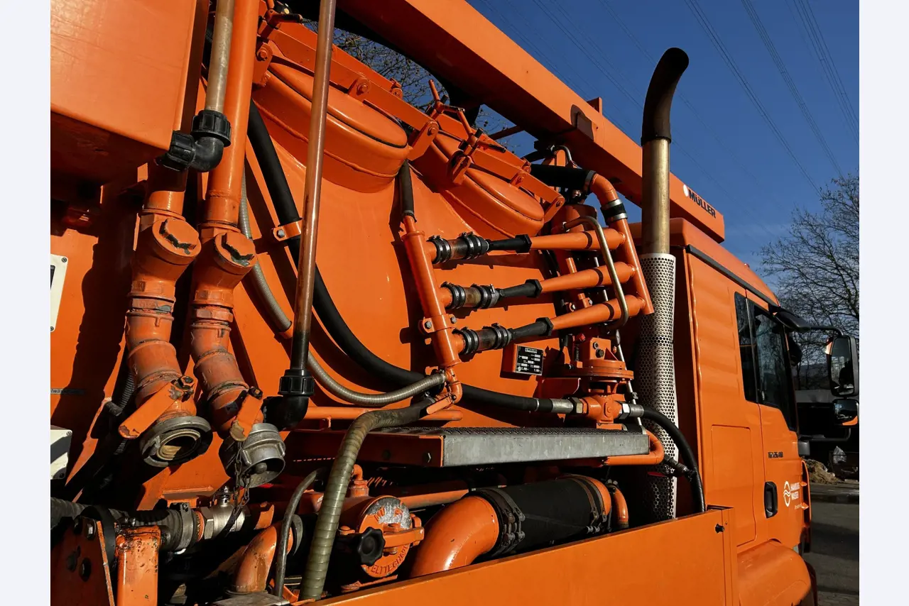 Various municipal vehicles, workshop vehicles and cars-32