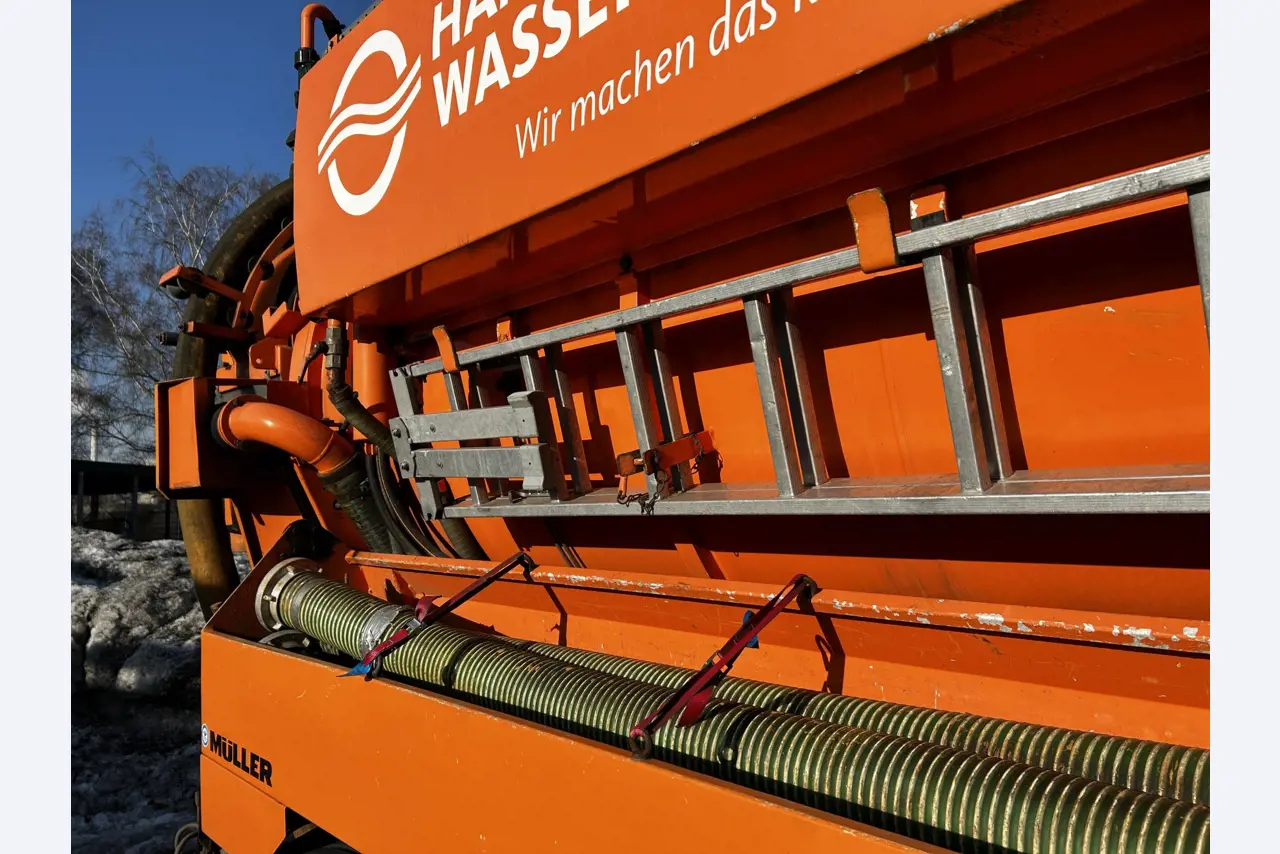 Various municipal vehicles, workshop vehicles and cars-33