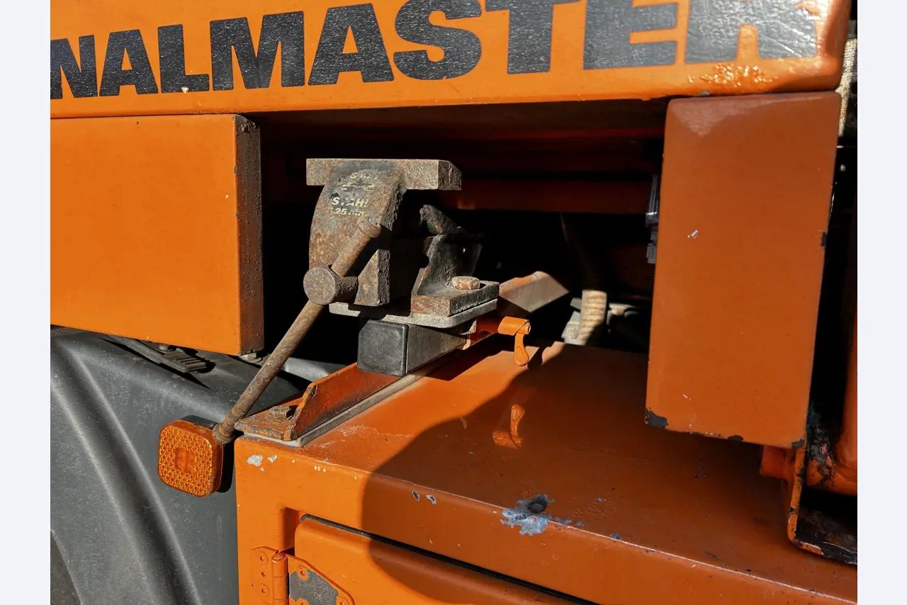 Various municipal vehicles, workshop vehicles and cars-35