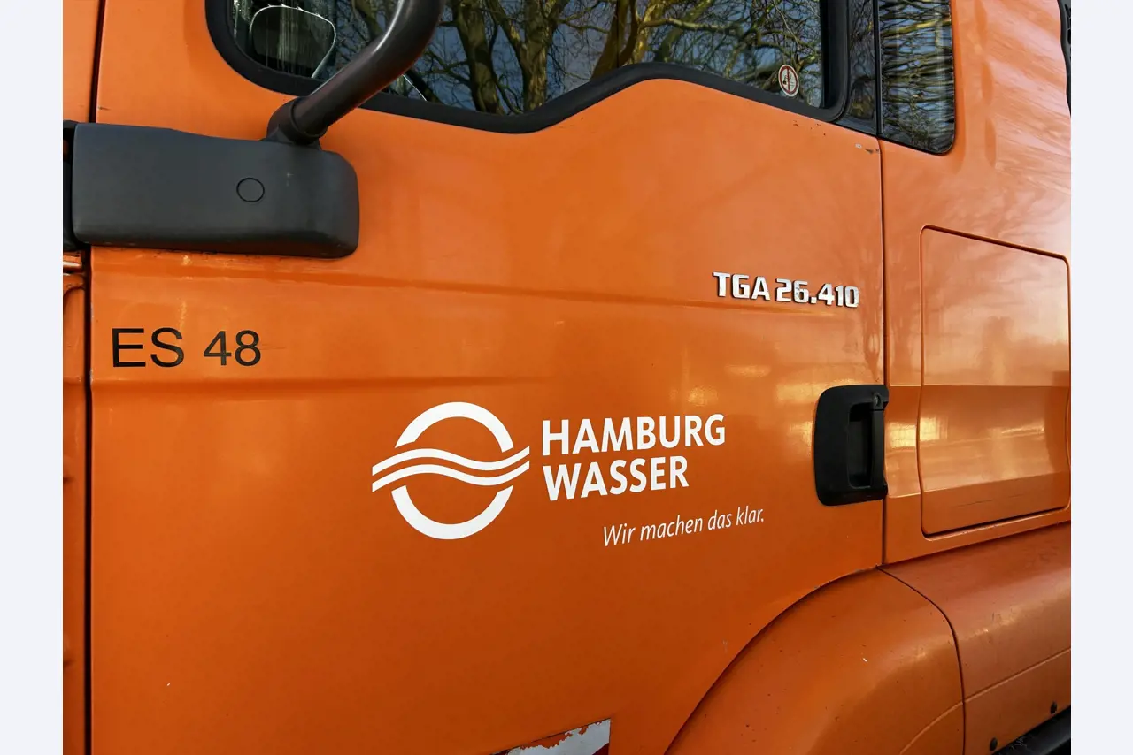 Various municipal vehicles, workshop vehicles and cars-39