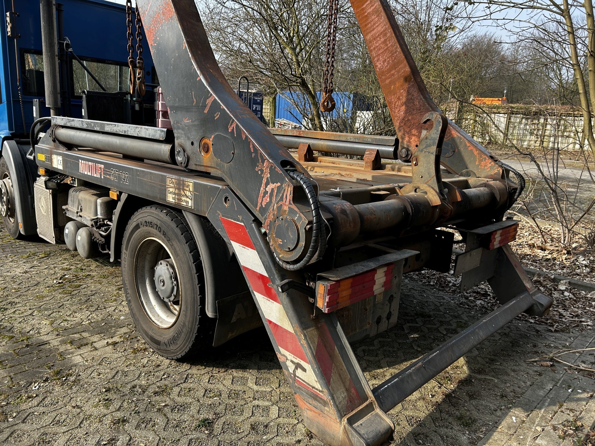 Équipement de laboratoire bien entretenu provenant du stock des autorités
-10