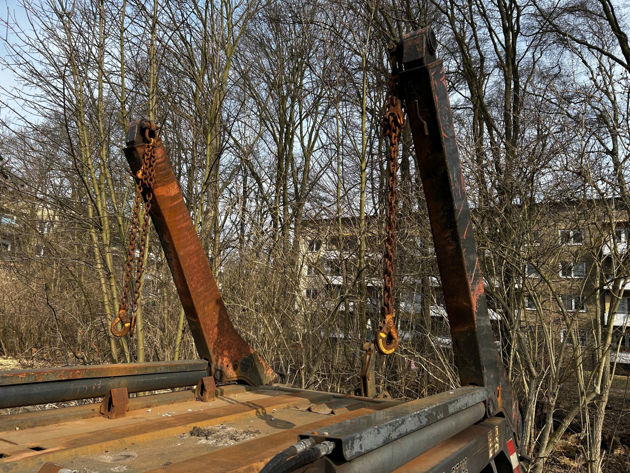 Équipement de laboratoire bien entretenu provenant du stock des autorités
-13