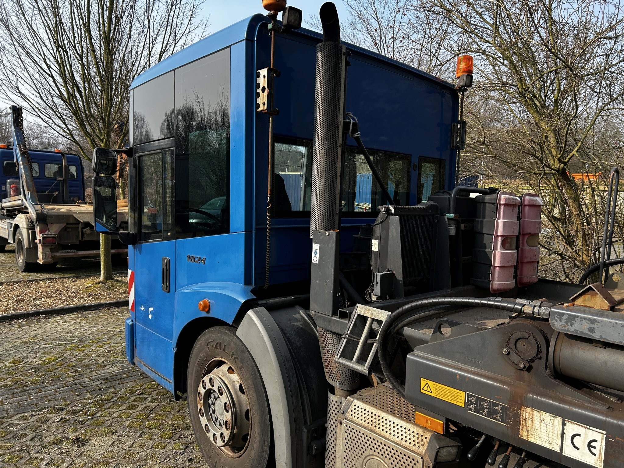 Équipement de laboratoire bien entretenu provenant du stock des autorités
-15