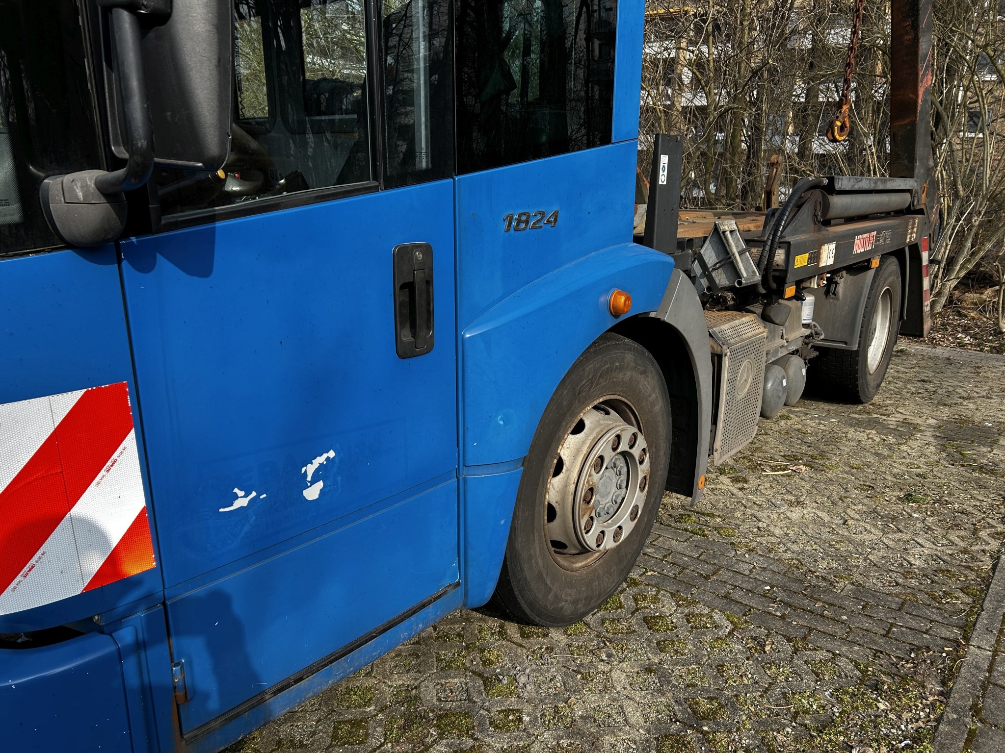 Équipement de laboratoire bien entretenu provenant du stock des autorités
-16