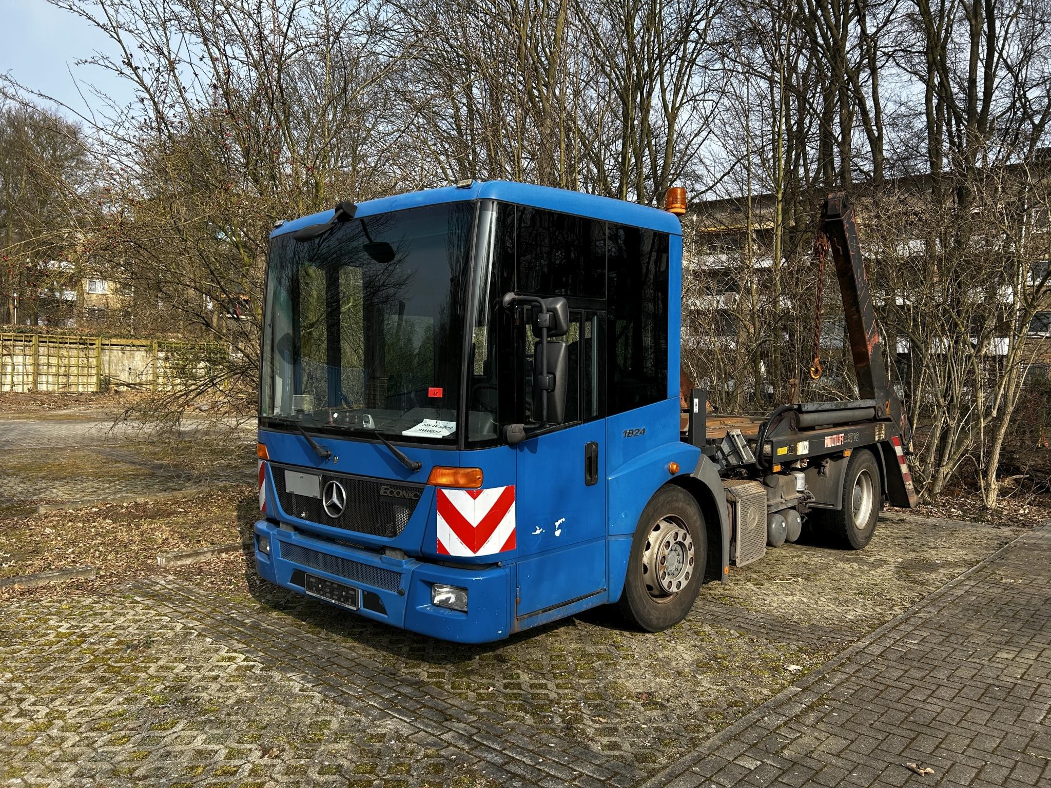 Équipement de laboratoire bien entretenu provenant du stock des autorités
-17