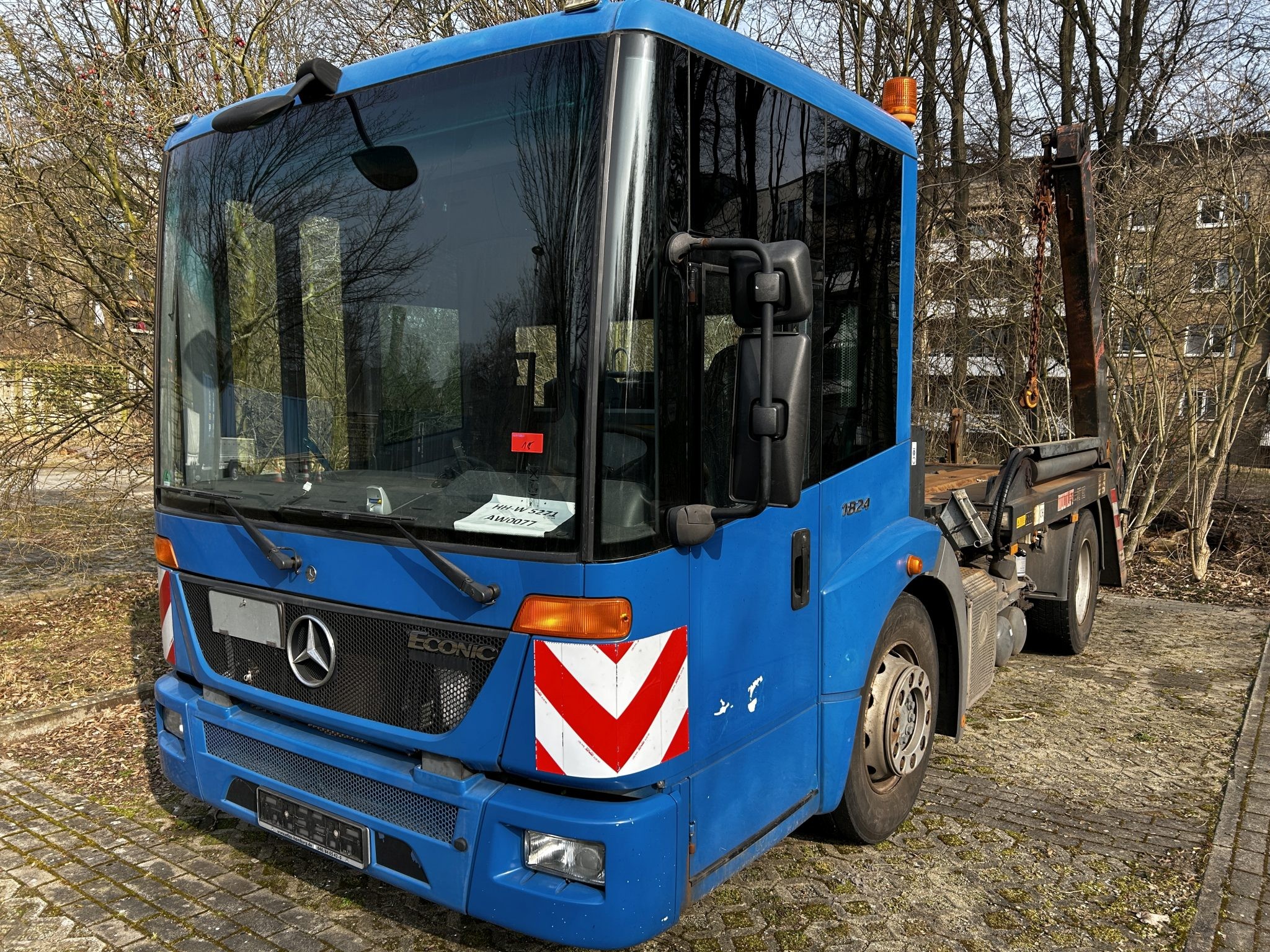 Équipement de laboratoire bien entretenu provenant du stock des autorités
-2