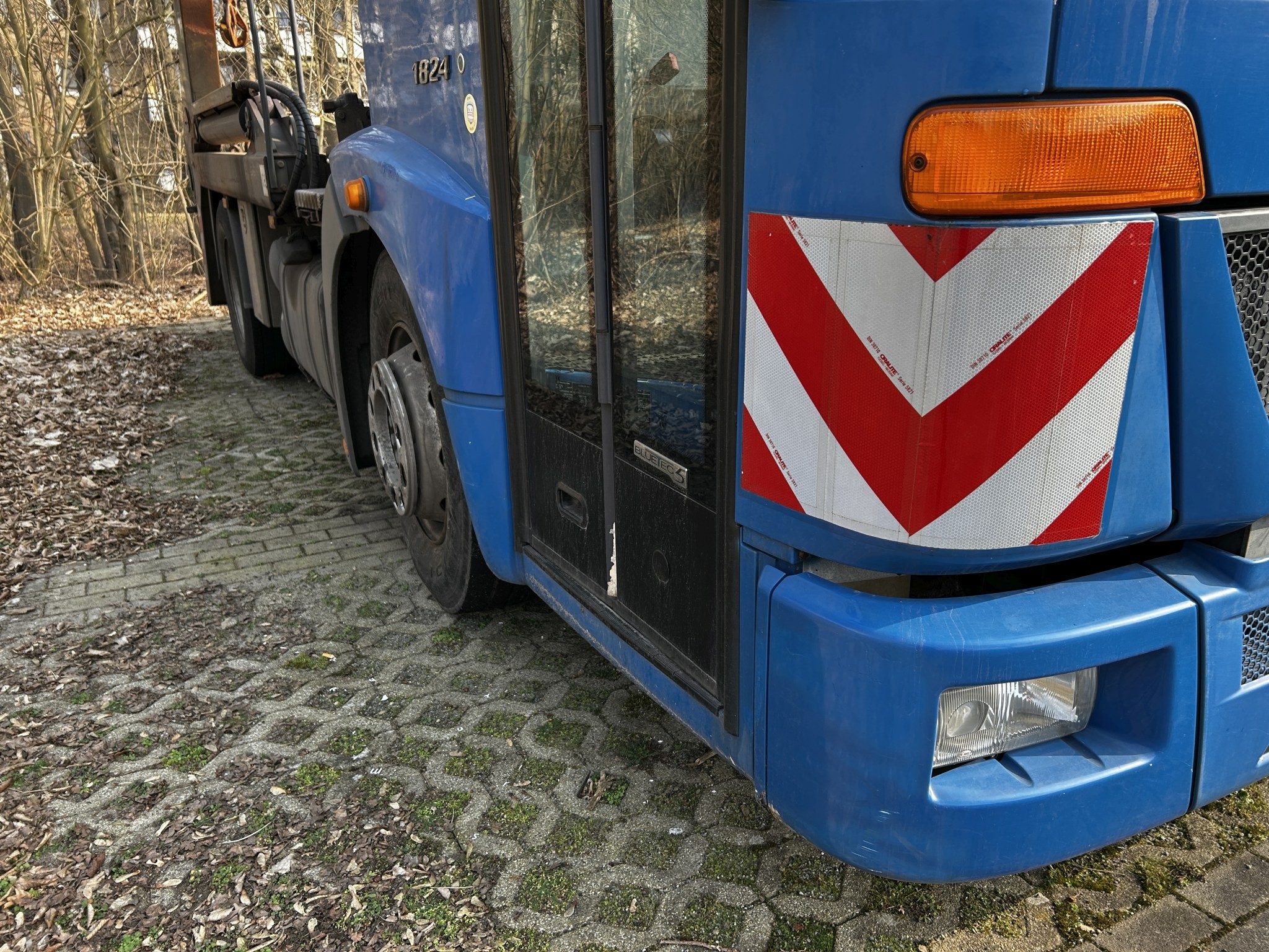 Équipement de laboratoire bien entretenu provenant du stock des autorités
-5