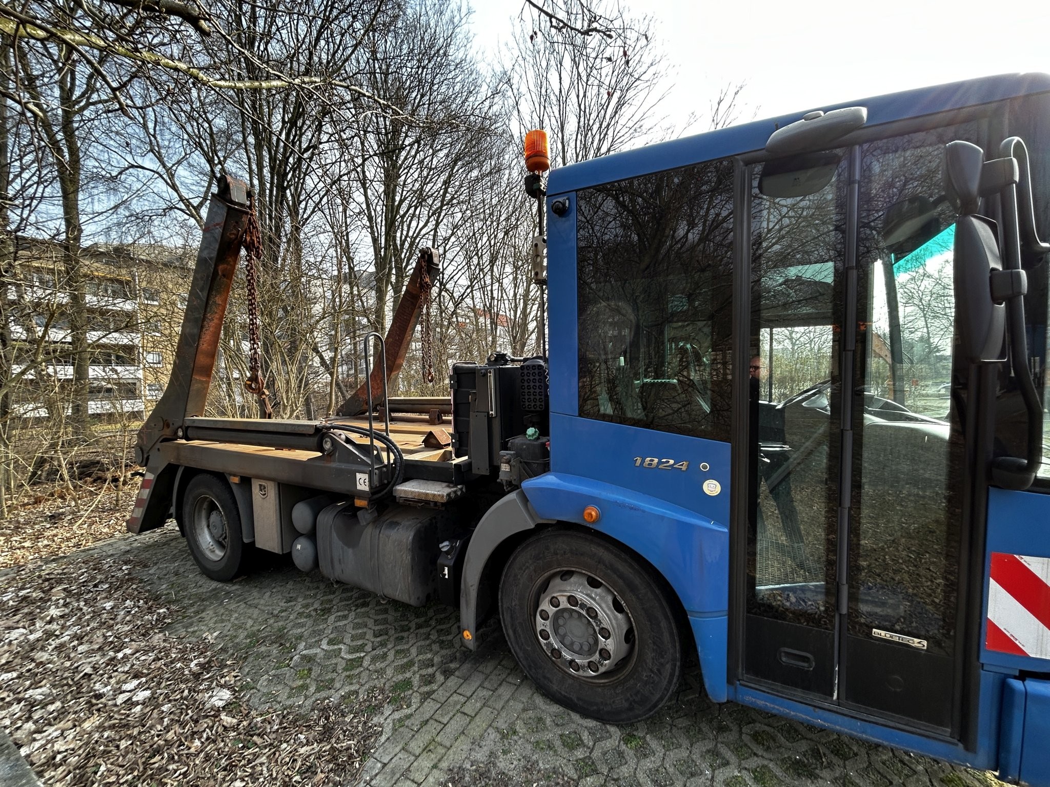 Équipement de laboratoire bien entretenu provenant du stock des autorités
-6