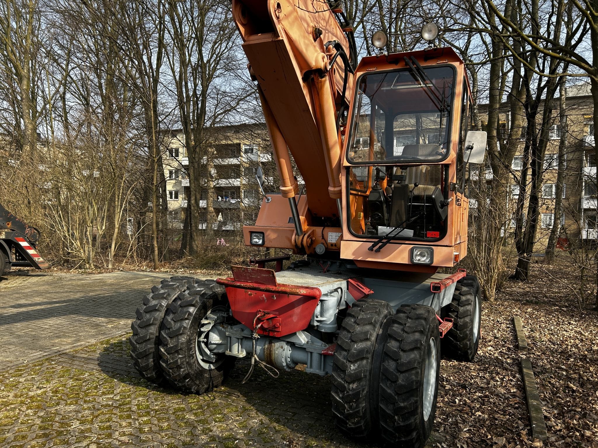 Dobro vzdrževana laboratorijska oprema iz državnih zalog
-10