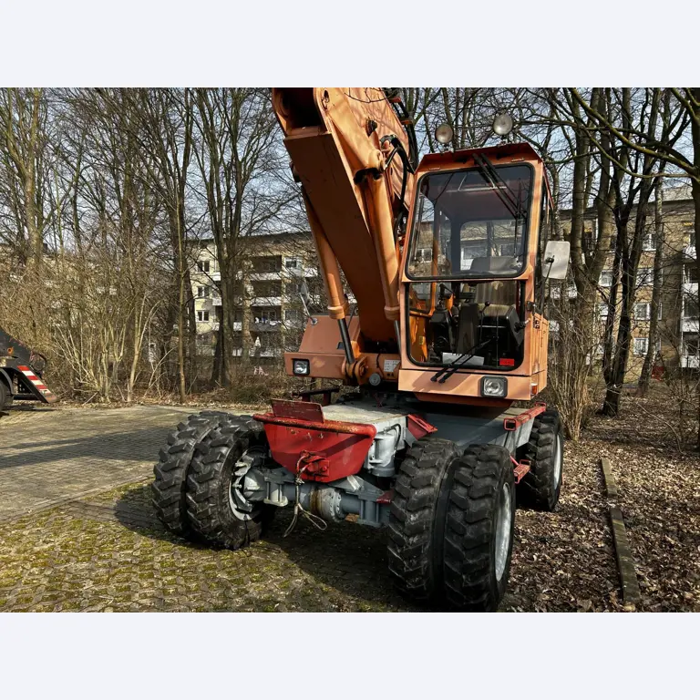 Diversos veículos municipais, veículos-oficina e automóveis-10