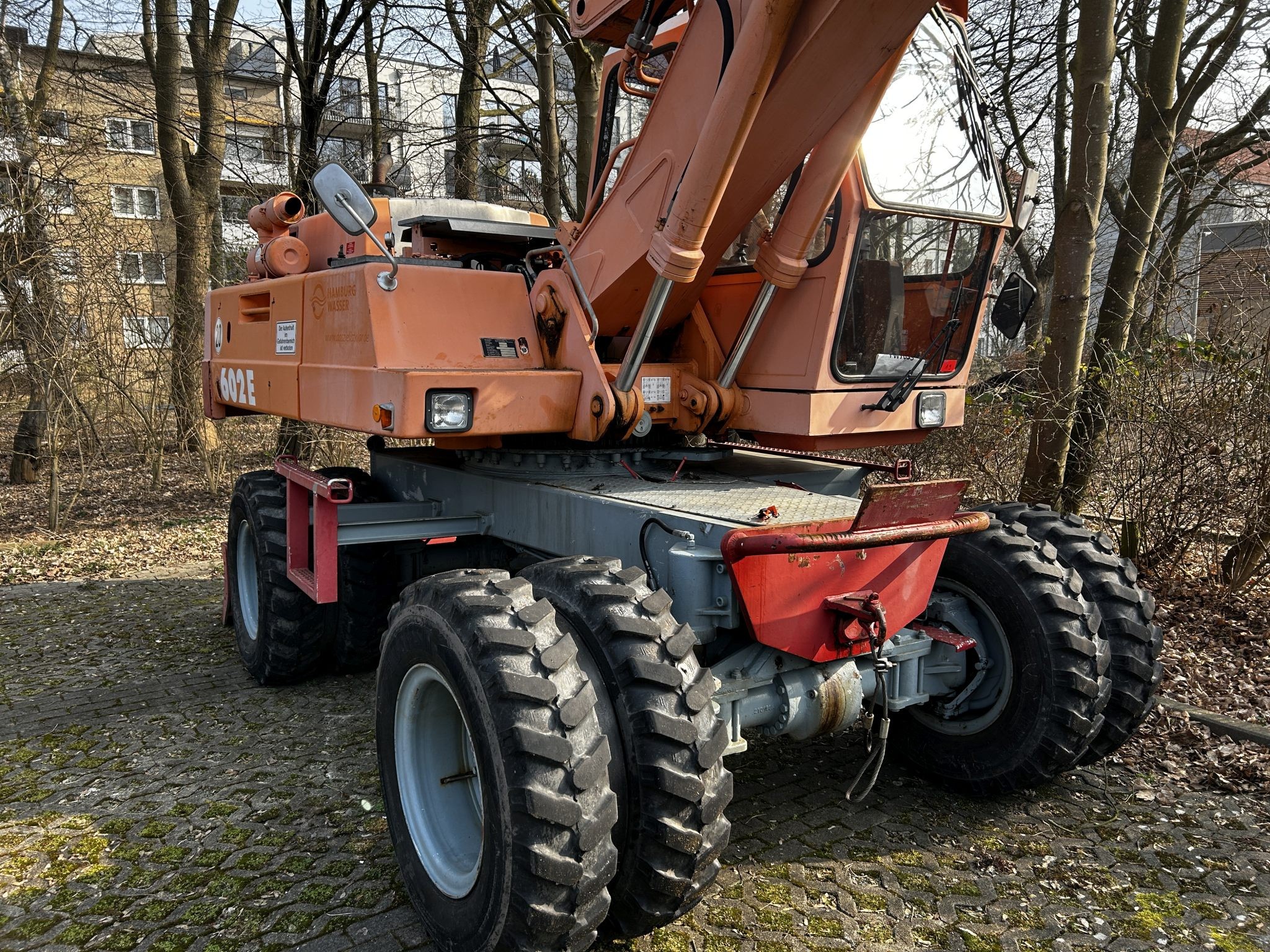 Dobro vzdrževana laboratorijska oprema iz državnih zalog
-3