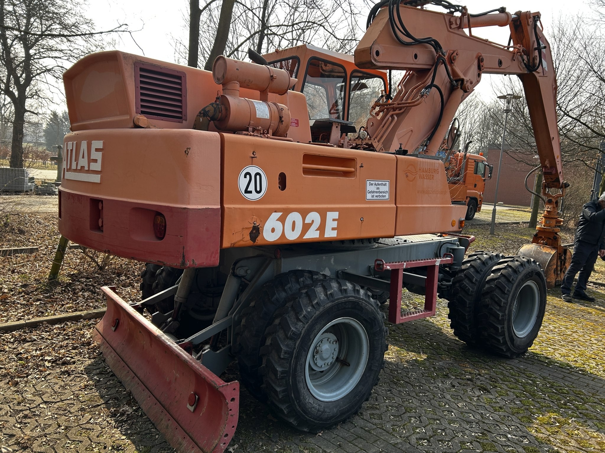Dobro vzdrževana laboratorijska oprema iz državnih zalog
-1