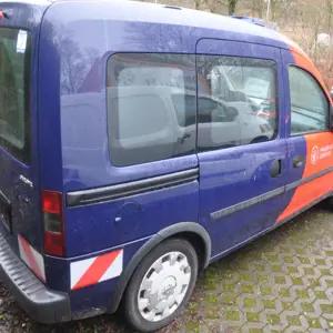 SAMOCHÓD OSOBOWY (HH-W 1371) Opel Combo-C-CNG