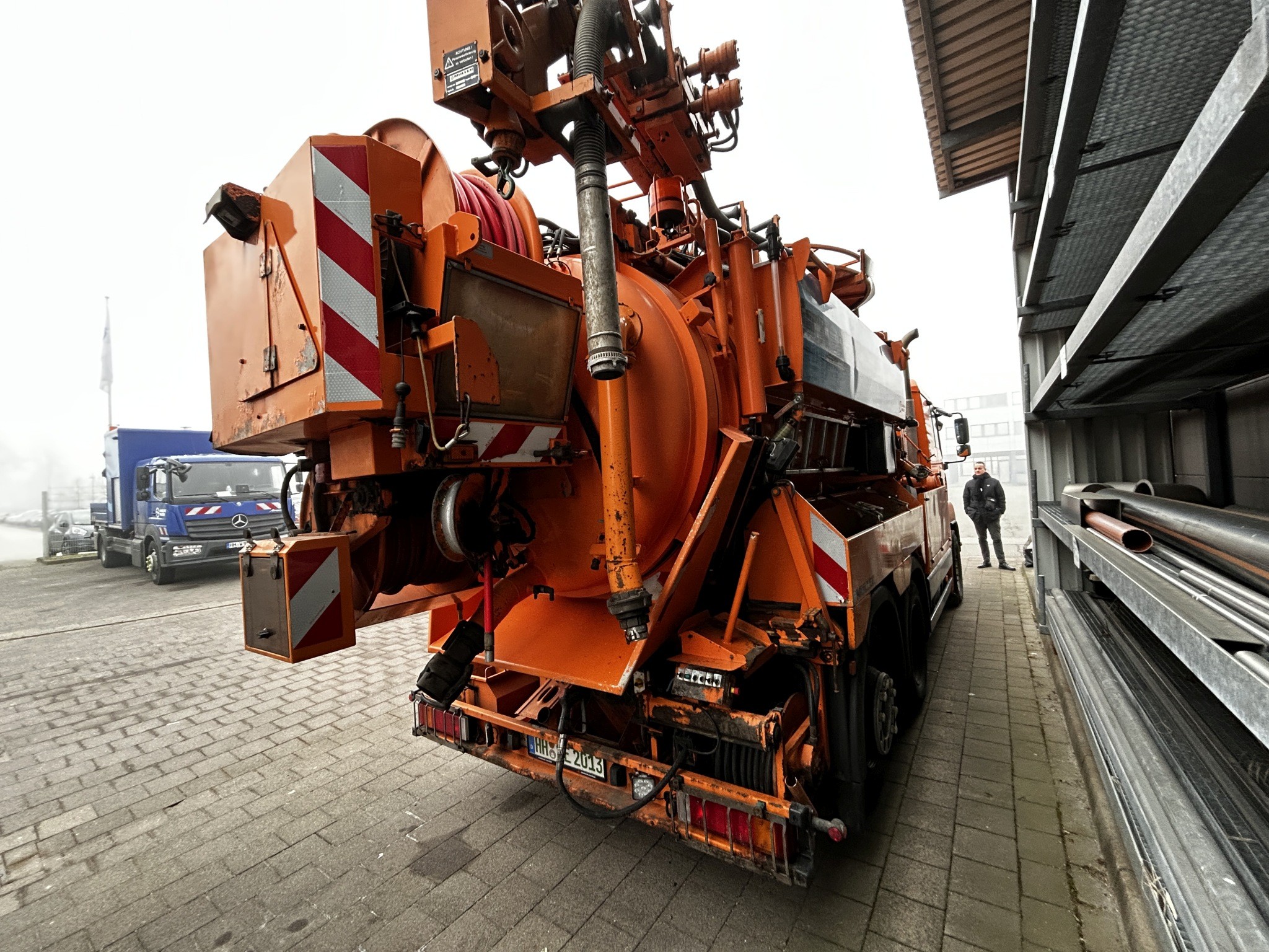 Dobro vzdrževana laboratorijska oprema iz državnih zalog
-6