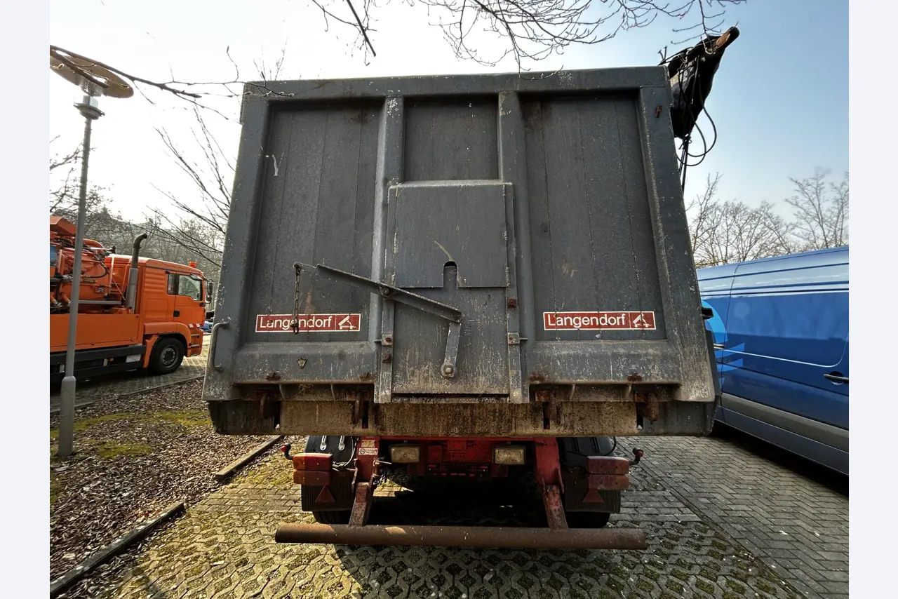 Různá komunální vozidla, dílenská vozidla, automobily a vybavení-10