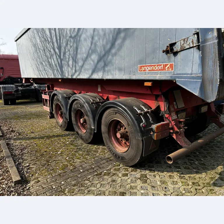 Různá komunální vozidla, dílenská vozidla, automobily a vybavení-12