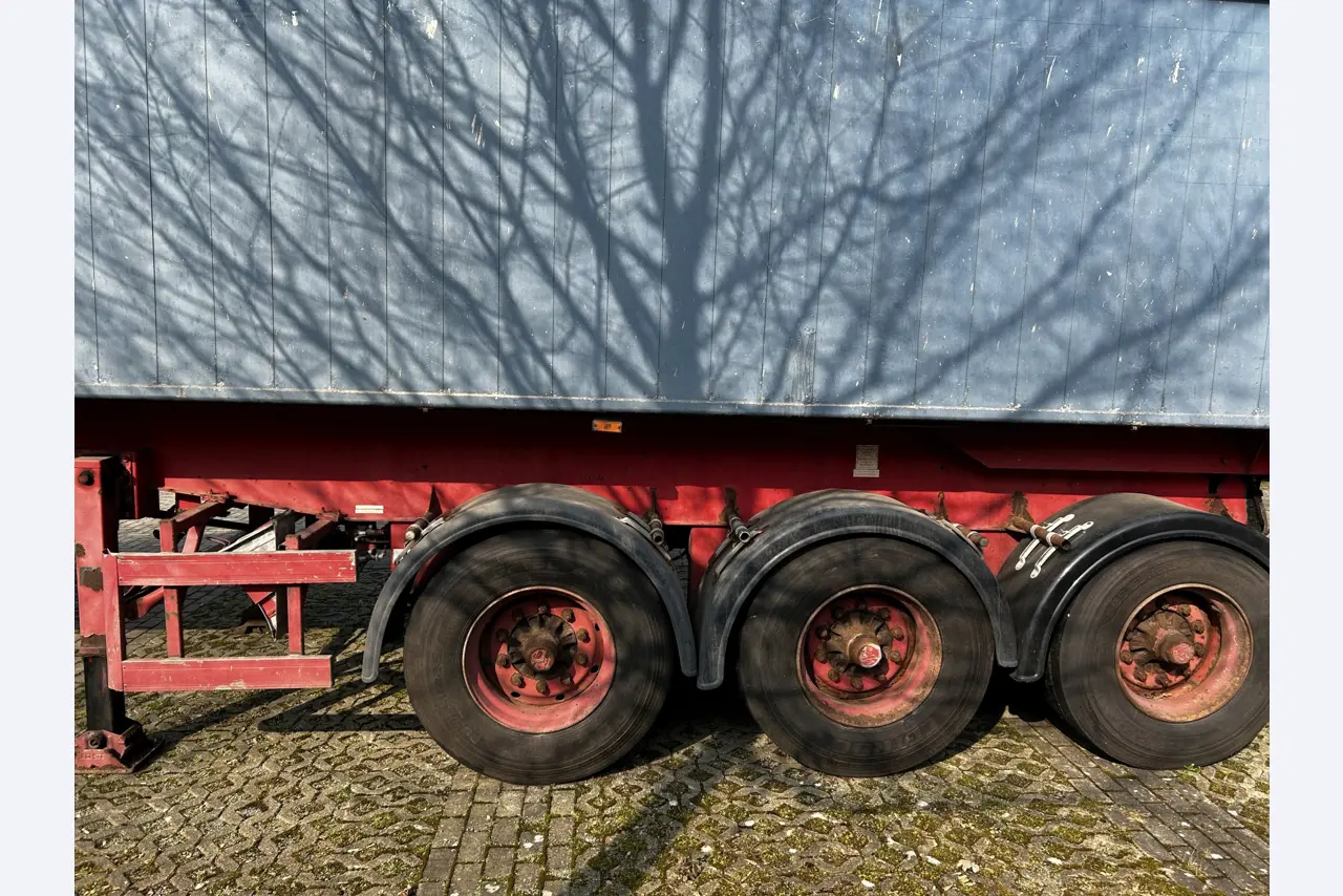 Různá komunální vozidla, dílenská vozidla, automobily a vybavení-14
