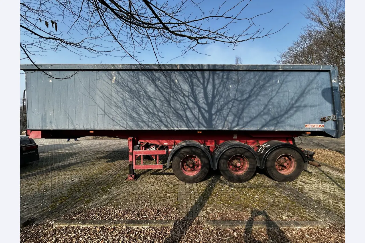 Různá komunální vozidla, dílenská vozidla, automobily a vybavení-15