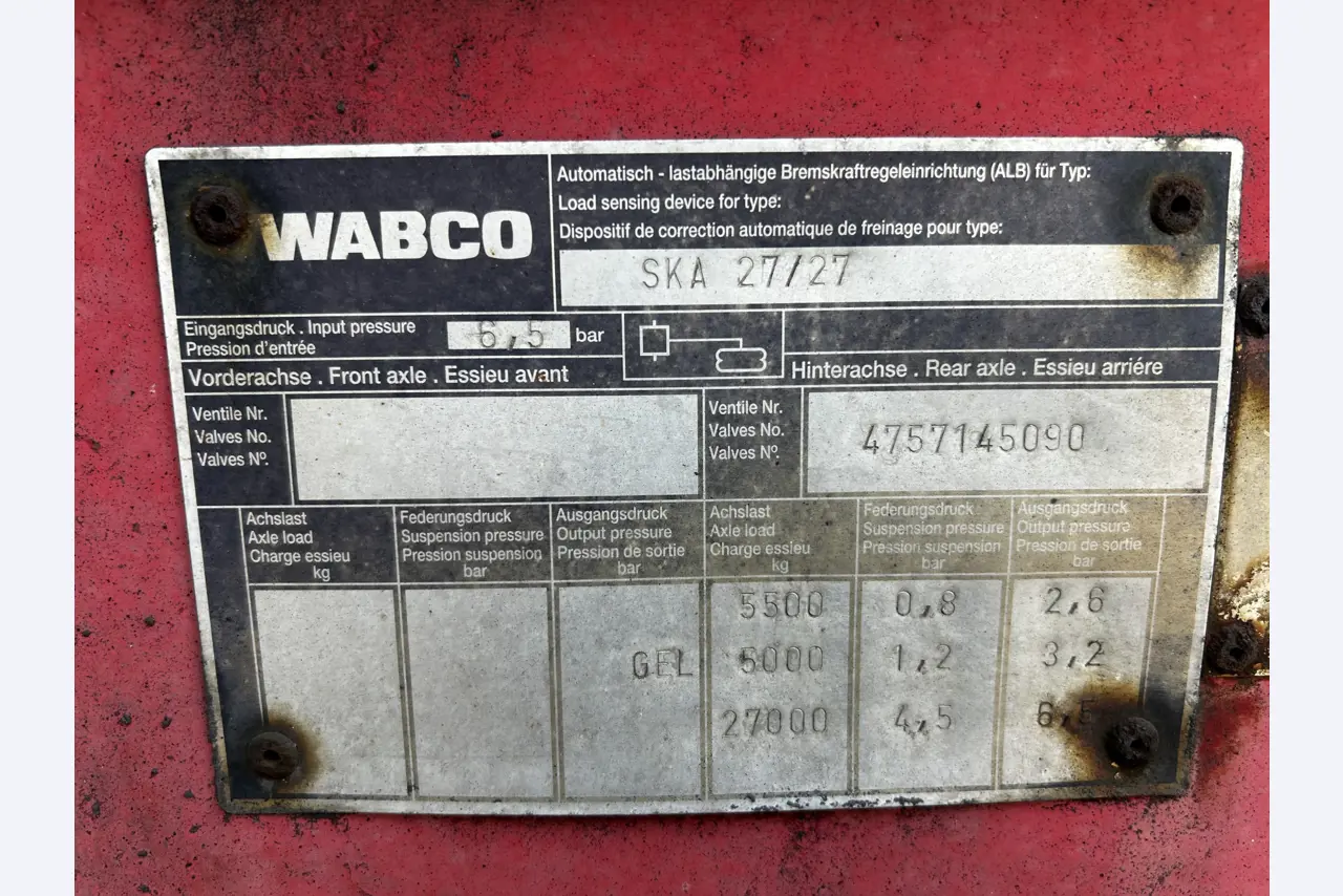Různá komunální vozidla, dílenská vozidla, automobily a vybavení-1